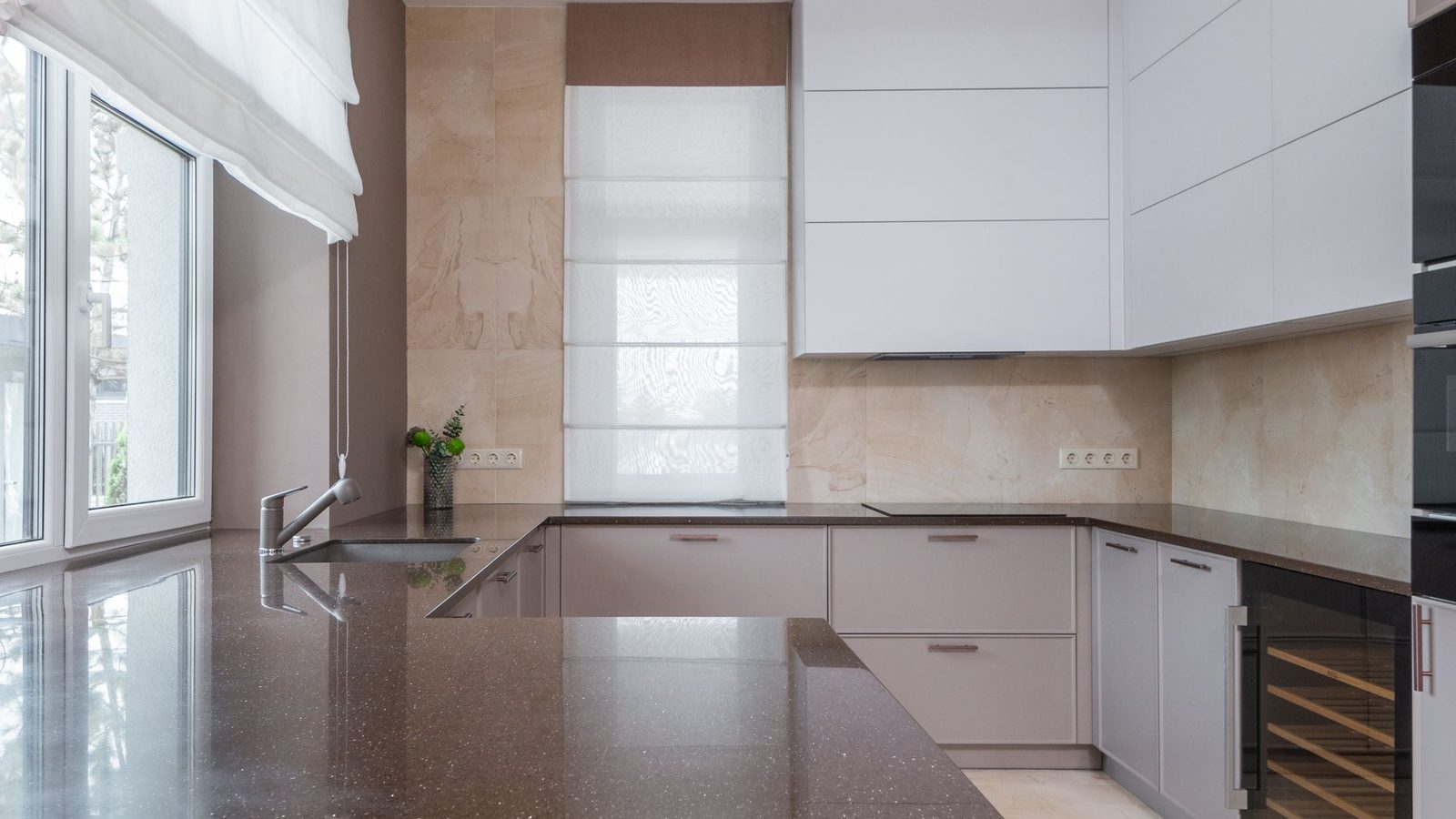Томашевич Мебель - showcase-flagship-kitchen.png